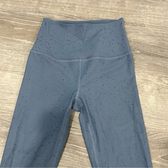 Beyond Yoga Alloy Sparkle High waisted Midi Legging in Blue & Shiny Sparkle XS - Picture 5 of 8